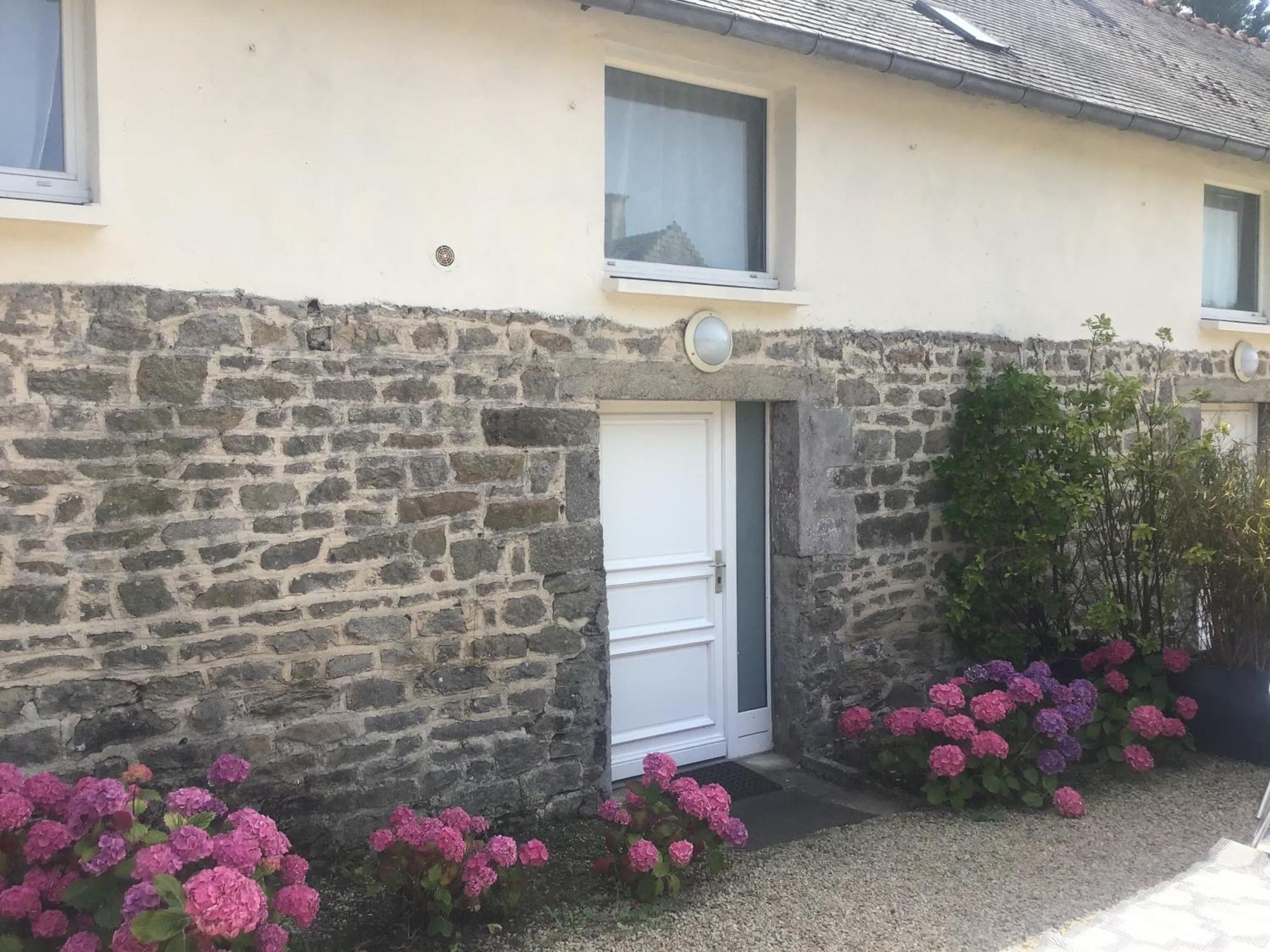Maison Cosy Avec Exterieur Et Piscine Partagee Mespaul Esterno foto