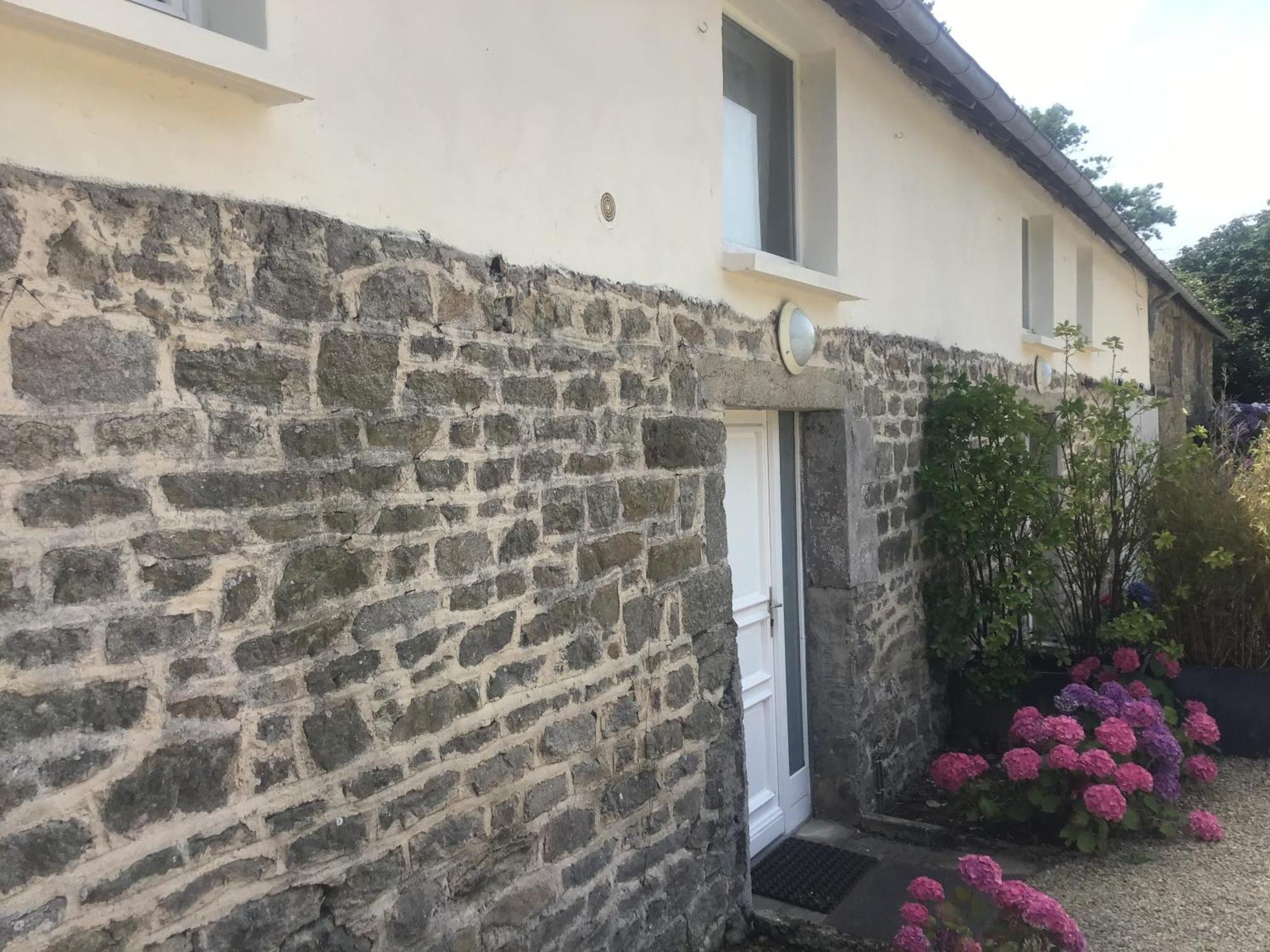 Maison Cosy Avec Exterieur Et Piscine Partagee Mespaul Esterno foto