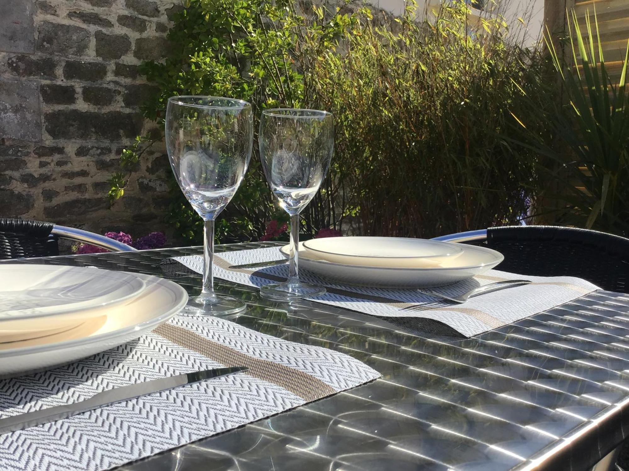 Maison Cosy Avec Exterieur Et Piscine Partagee Mespaul Esterno foto