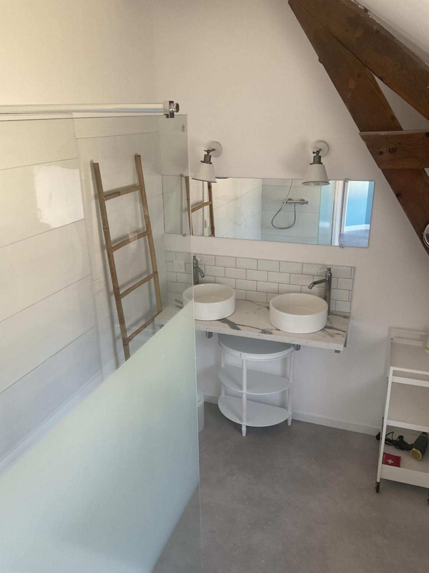 Maison Cosy Avec Exterieur Et Piscine Partagee Mespaul Esterno foto